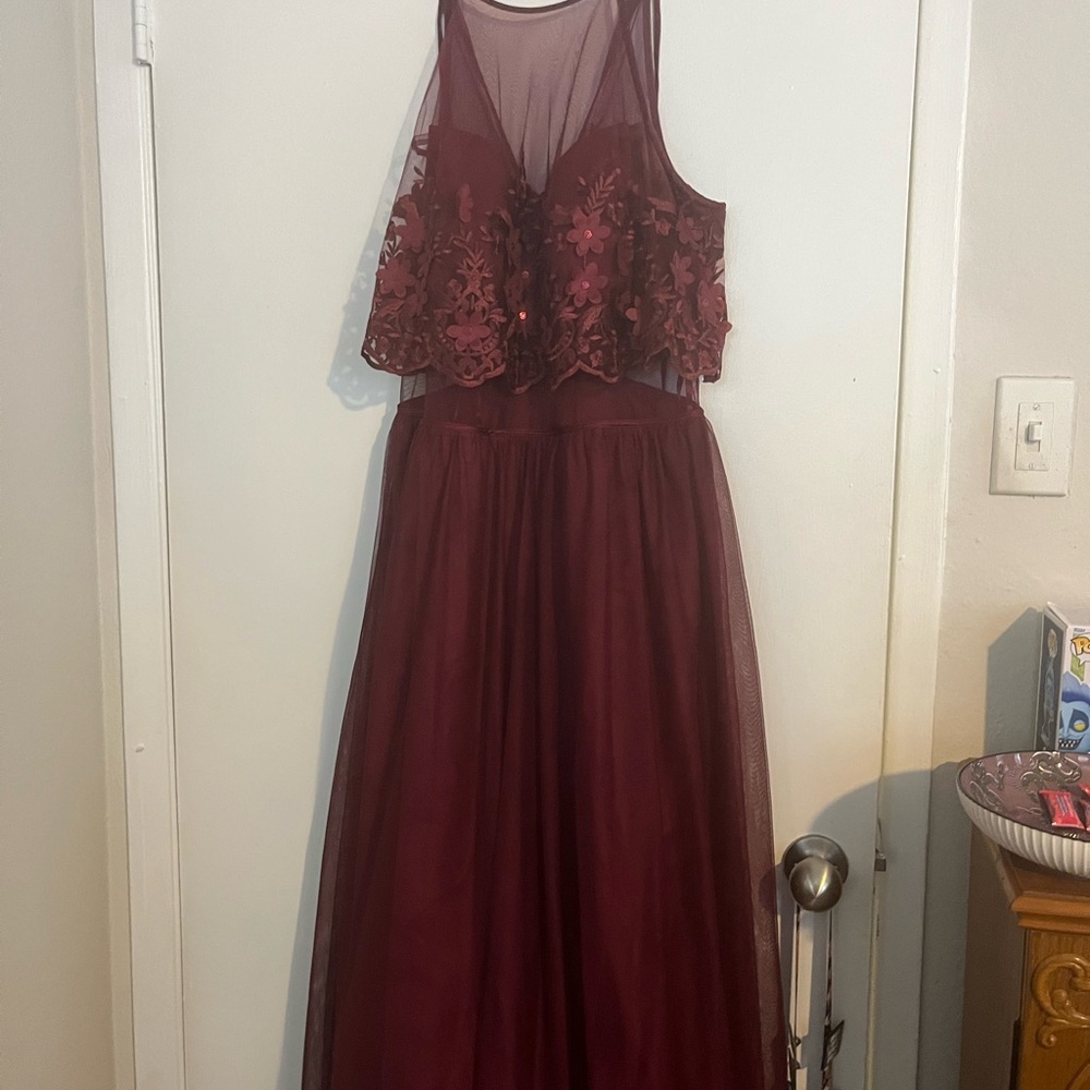 Elegant Burgundy Lace Dress